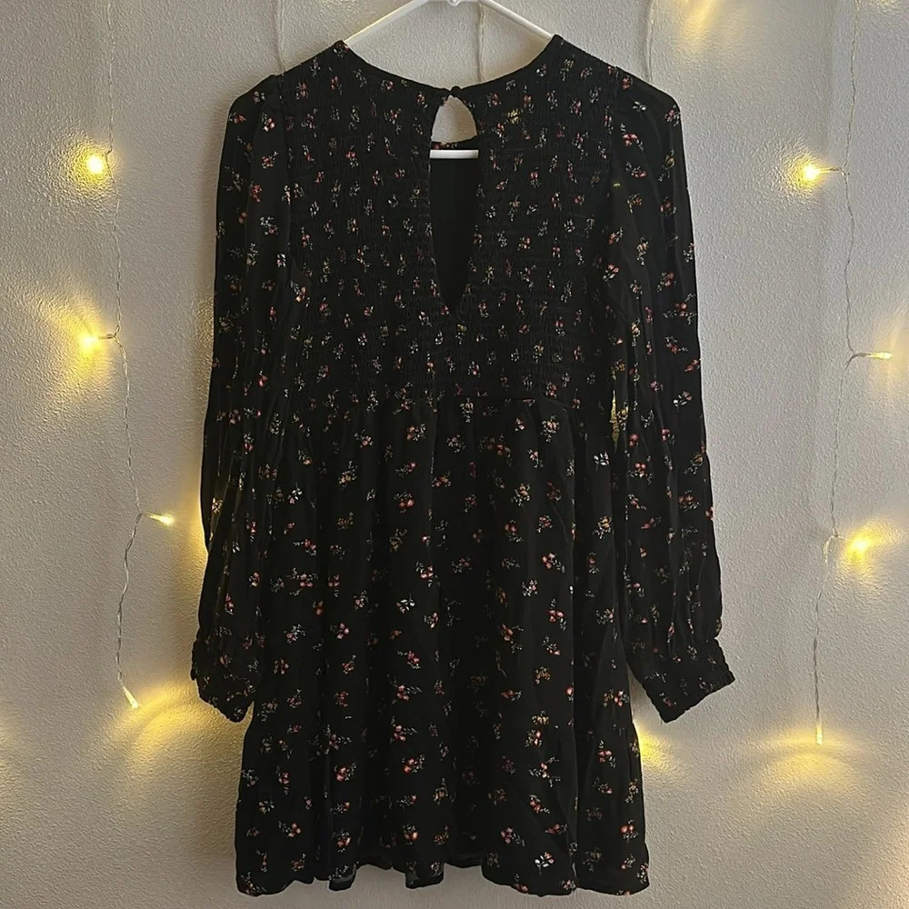 American Eagle Smocked Ditsy Floral Long Sleeve Dress​​ - Picture 2 of 4